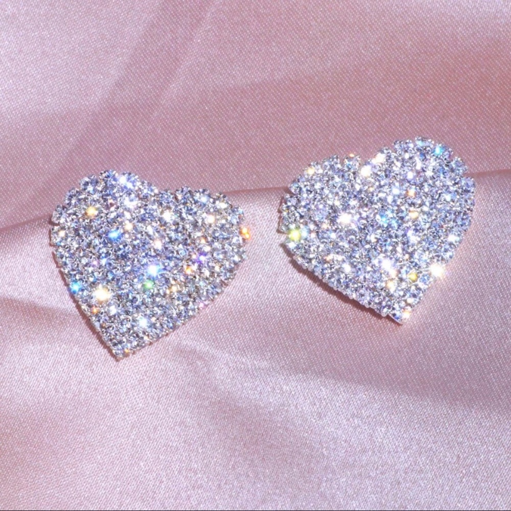 Heart stud earrings love stone sparkle glamorous celebrity look
